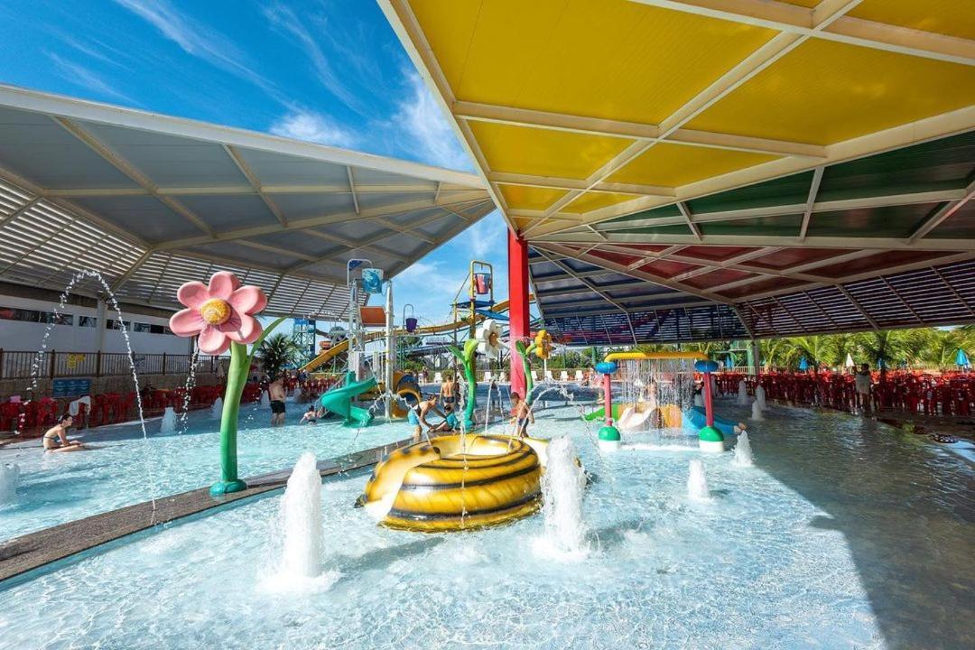 Hotel Spazzio Diroma Cafe Da Manha E Acesso Ao Acqua Park กัลดัสโนวัส ภายนอก รูปภาพ